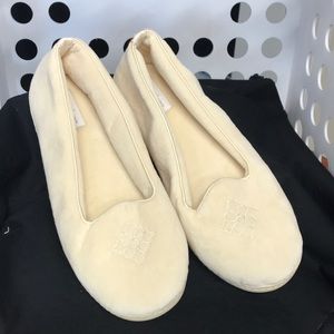 NWOT Microfiber Velour Closed Back Slipper